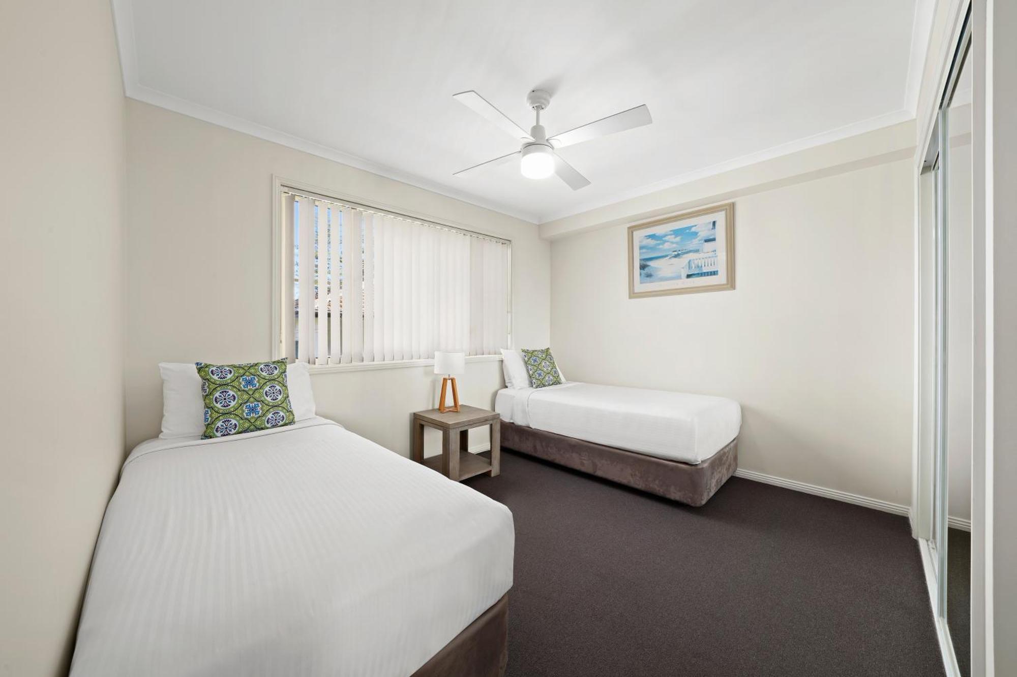 Town Beach Beachcomber Resort Порт-Маккуори Экстерьер фото